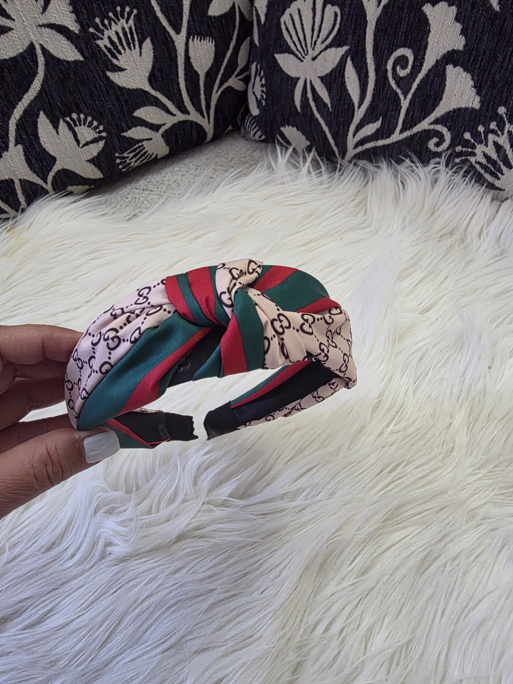 Luxury-Inspired Green and Red Knotted Headband - Picture 2 of 6